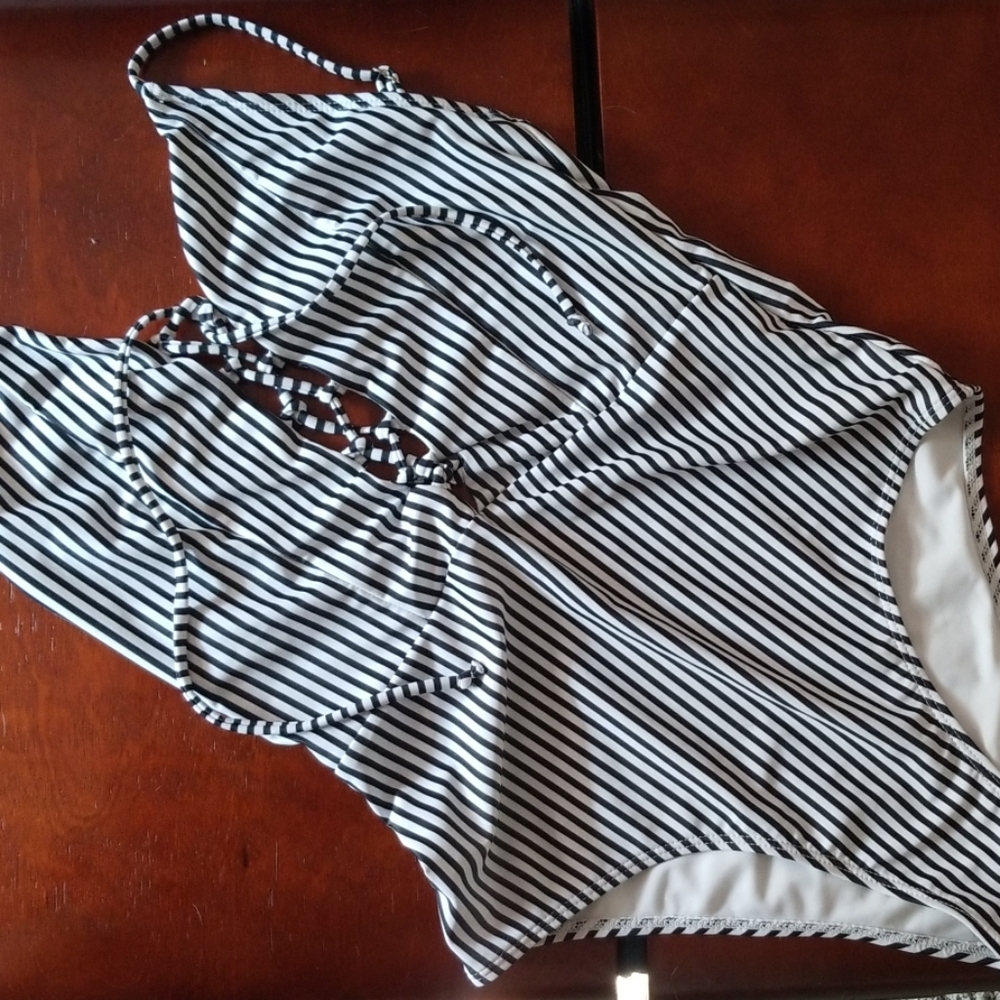 Cupshe one piece bathing suit